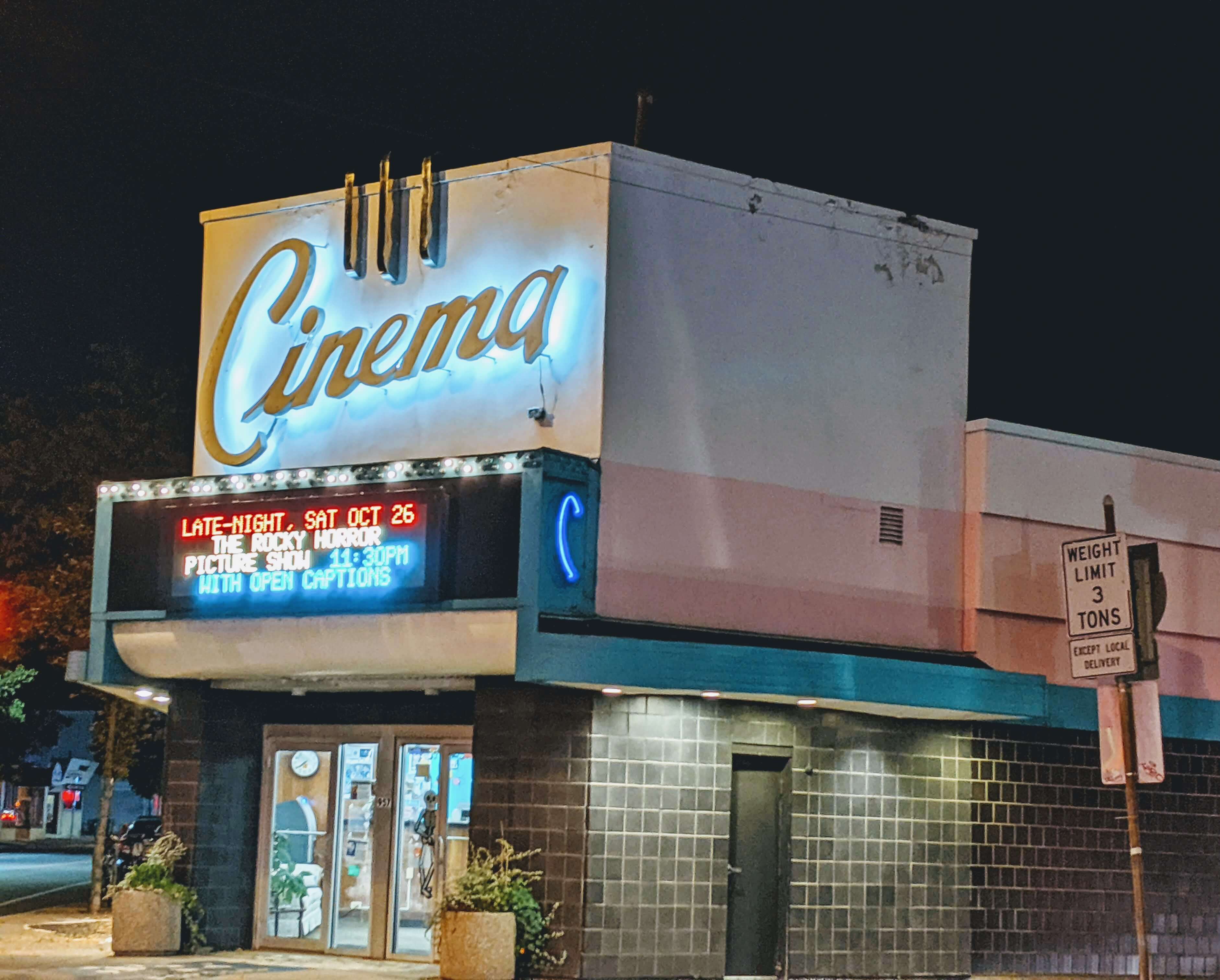 4 - Cinema